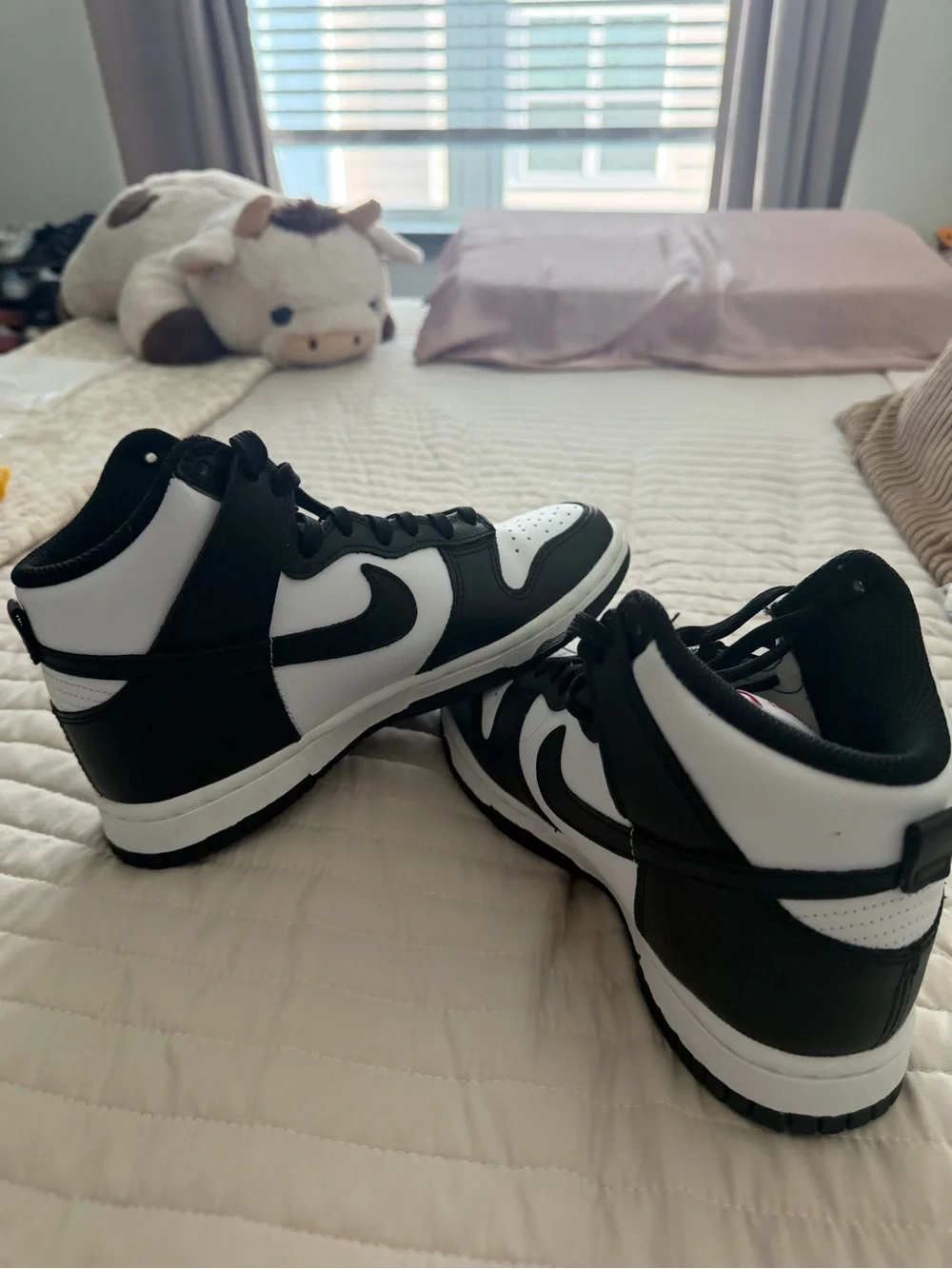 Nike Women's Black and White High-Top Sneakers